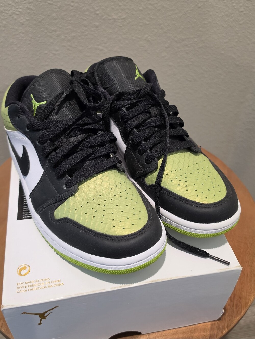 Jordan 1 LowSnakeskin Vivid Green